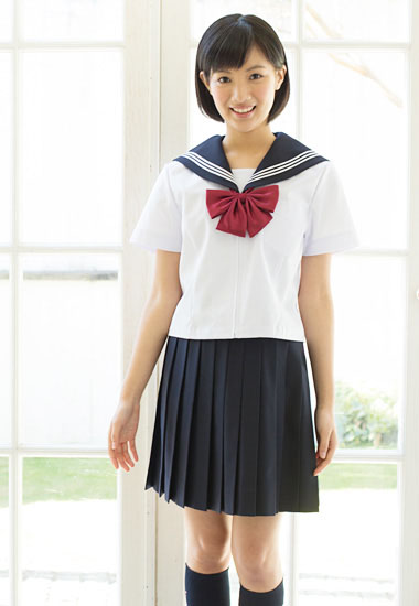 Essa blusa (sailor) de verão custa 82 dólares na Conomi, fabricante de uniformes escolares